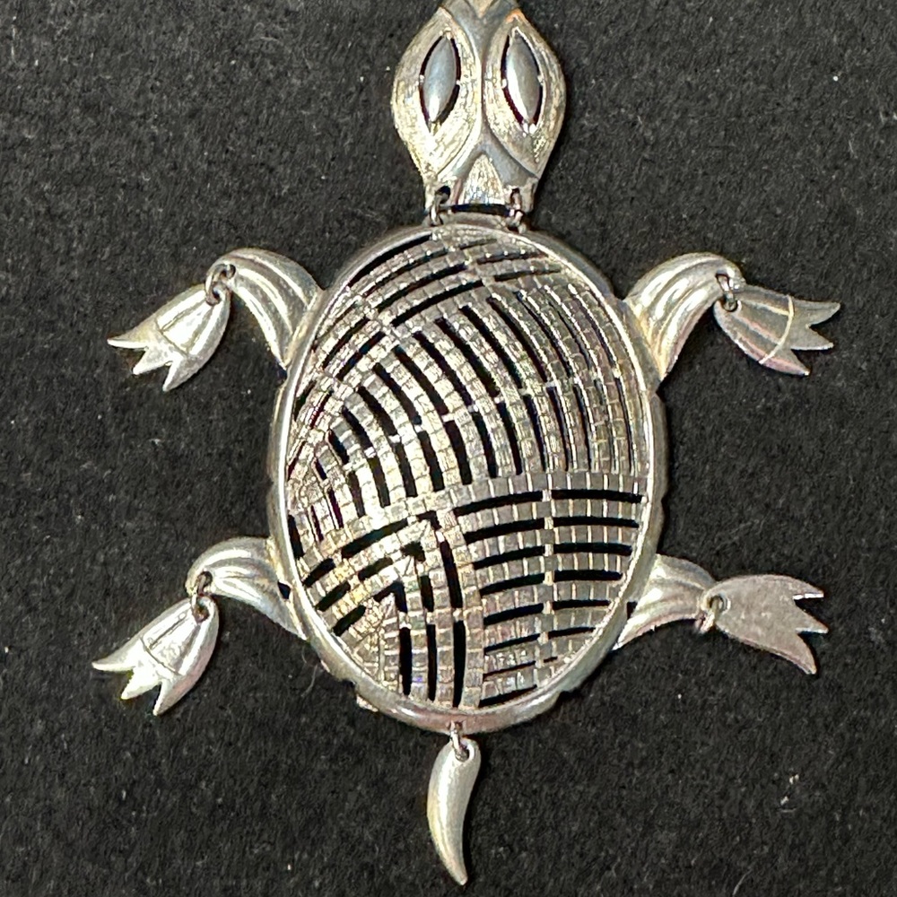 Silver turtle, articulated vintage signed by Alan, necklace.